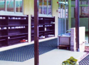 『プロットマット』芝生保護・穴あきゴムマット